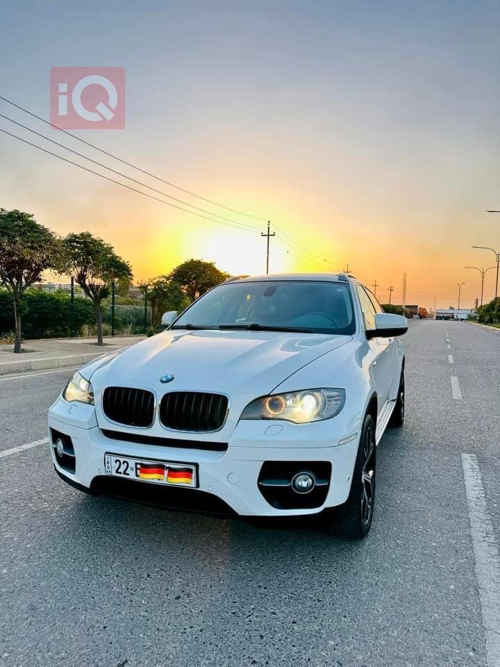 بی ئێم دەبڵیو X6